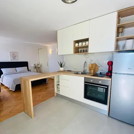 Guest house Pami Podstrana