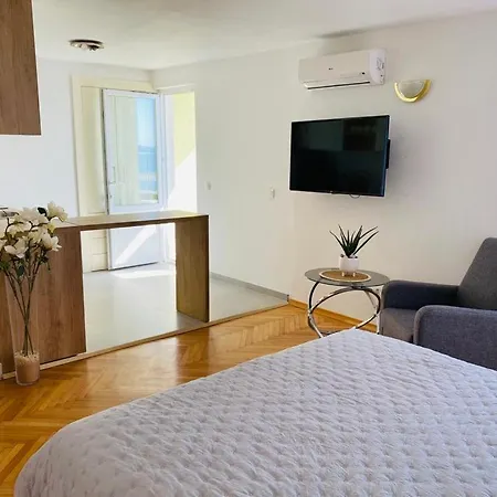 Pami Guest house